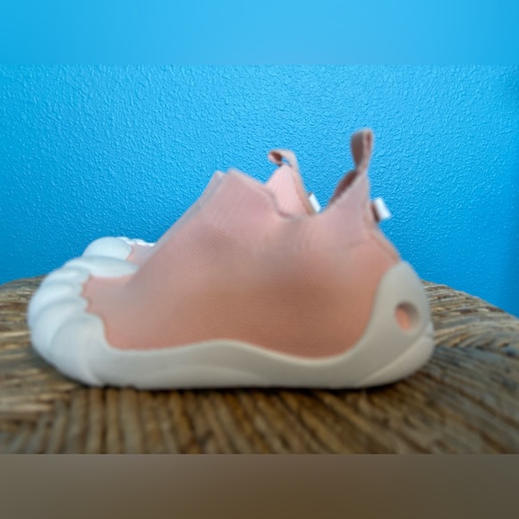 Brand new SK Six toddler water shoes in pink and white - Picture 4 of 5